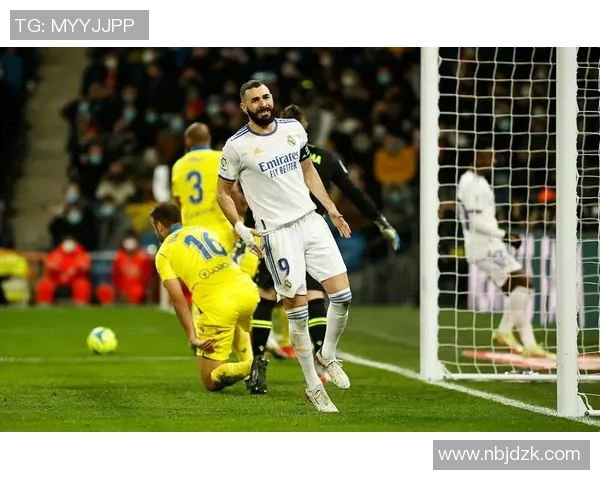 争议不断！西甲裁判穆尼兹接连判罚引热议 皇马塞维利亚战VAR一再纠错