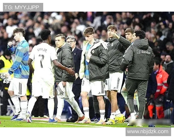 德容:赛后我看到许多皇马球员跑向拉明,我觉得有点夸张了